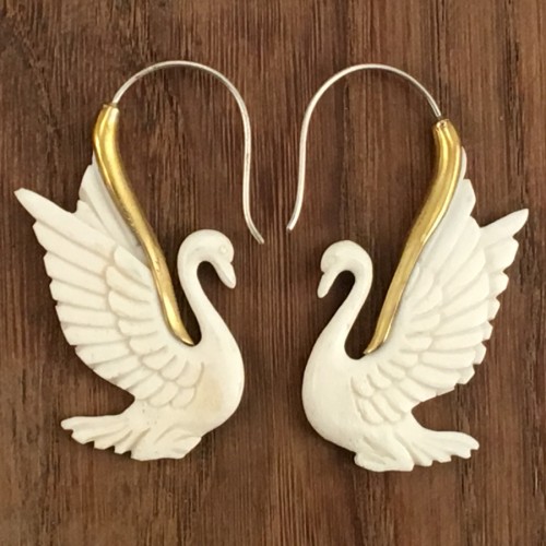 Boucles d'oreilles cygnes en os