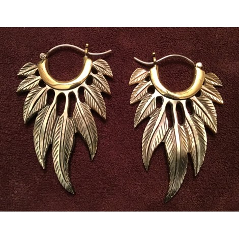 Boucles d'oreilles plumes en nacre grise