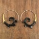 Boucles d'oreilles florales en corne